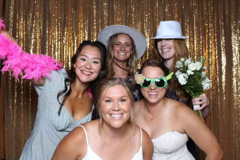 Niagara-on-the-lake-photo-booth-gold-backdrop.jpg